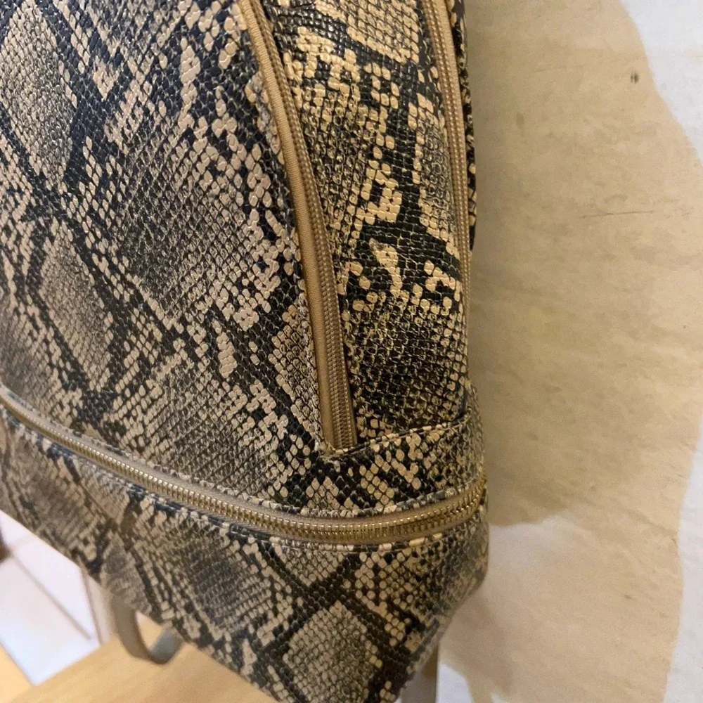 Alexis Bendel Chic Snakeskin Pattern Backpack - Picture 7 of 15